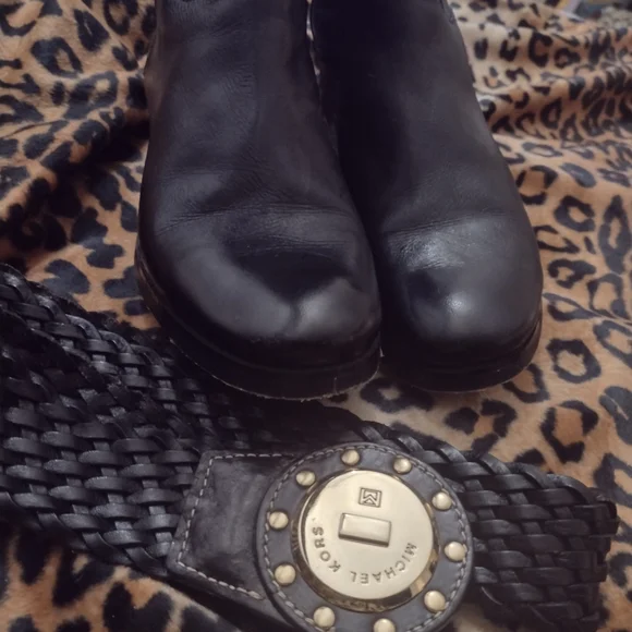 Black Leather Boots and Belt Set - Picture 4 of 12
